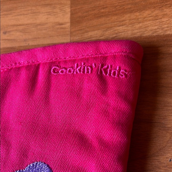 Princess House Pink and Purple Oven Mitt with Floral Design - Picture 6 of 6